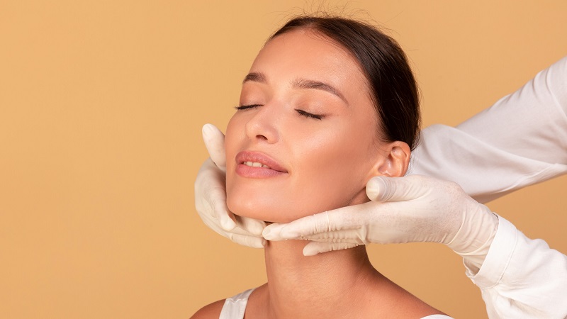 ترکیب بوتاکس و فیلر در جشنواره یلدایی؛ جوانسازی کامل صورت در مطب دکتر سید مجید حسینی